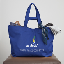 Laden Sie das Bild in den Galerie-Viewer, Recycelte Shopping Bag – Ukuthula - Dunkelblau
