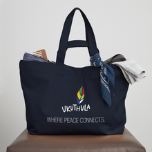 Laden Sie das Bild in den Galerie-Viewer, Recycelte Shopping Bag – Ukuthula - Navy
