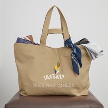 Laden Sie das Bild in den Galerie-Viewer, Recycelte Shopping Bag – Ukuthula - Karamell 